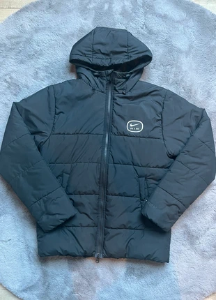 Doudoune Nike Air Therma-Fit / Taille M / Noire, marke: Nike, zustand: Sehr gut, größe: M, 79,99 €, 84,69 € inklusive Vinted-Käuferschutz