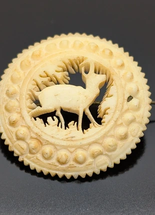 Broche à décor de chamois, marque: Vintage Dressing, état: Très bon état, 28,00 €, 30,10 € Protection acheteurs (Pro) incluse