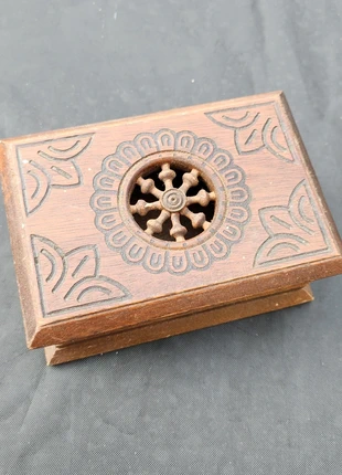 Belle petite boîte en bois massif, estado: Bom, €10.00, €11.20 inclui Proteção do Comprador