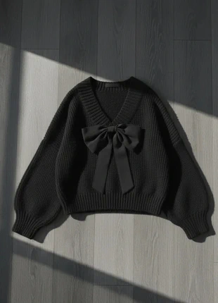 Pull noir avec grand nœud satiné, brand: Noire Étoile, condition: Very good, size: M / 38 / 10, €54.99, €58.44 includes Buyer Protection