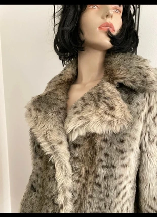 Manteau fausse fourrure vintage taille 38, marque: Vintage, état: Très bon état, taille: M / 38 / 10, 35,00 €, 37,45 € Protection acheteurs incluse