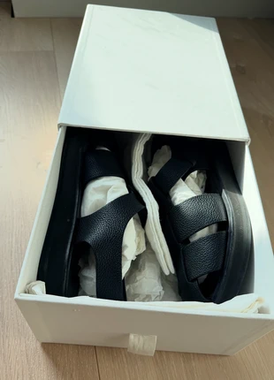 The Row Fisherman Flat Sandal Black Size 38, merk: The Row, staat: Heel goed, maat: 38, € 400,00, € 420,70 inclusief Kopersbescherming