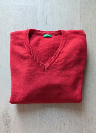 Pull en laine rouge col V en laine United Colors Of Benetton taille L, marque: United Colors of Benetton, état: Très bon état, taille: L, 27,00 €, 29,05 € Protection acheteurs incluse