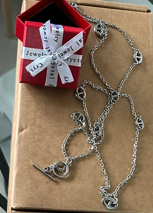 Sautoir longueur en dessous de poitrine jamais mis emballage nickel, marque: Accessoires, état: Très bon état, 9,00 €, 10,15 € Protection acheteurs incluse