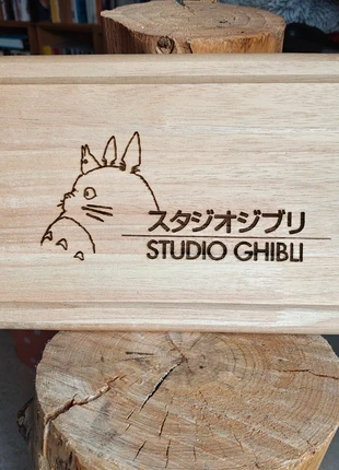 🌸 Plateau en bois gravé – Studio Ghibli 🌸, marca: Studio Ghibli, estado: Muy bueno, 20,00 €, 21,70 € Protección al comprador incluida