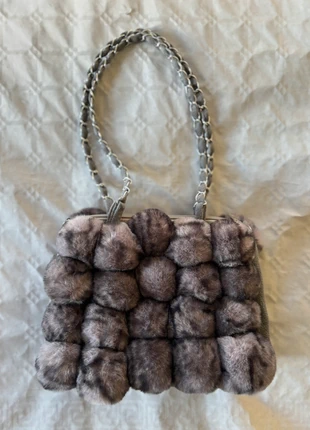 Sac Urban Mist en fausse fourrure grise, poignée chaîne tressée, marca: Urban Mist, estado: Muy bueno, 17,00 €, 18,55 € Protección al comprador incluida