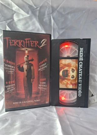 Lampe VHS Fait Main Terrifier 2 Neuf, marque: Netflix, état: Très bon état, 8,00 €, 9,10 € Protection acheteurs incluse