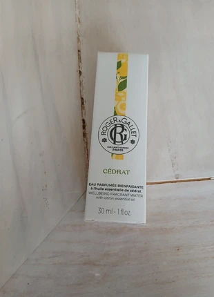 Eau parfumée bienfaisante 30 ml cédrat, marca: Roger & Gallet, estado: Nuevo con etiquetas, 12,00 €, 13,30 € Protección al comprador incluida