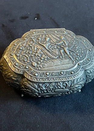 Boite à bijoux coffret vintage ancienne France métal et tissu rouge, marque: Vintage Boutique, état: Bon état, 15,00 €, 16,45 € Protection acheteurs (Pro) incluse