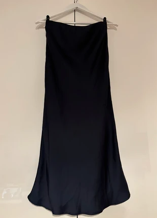 Navy Blue Maxi Satin Skirt, marque: Zara, état: Très bon état, taille: XS / 34 / 6, 10,00 €, 11,20 € Protection acheteurs incluse