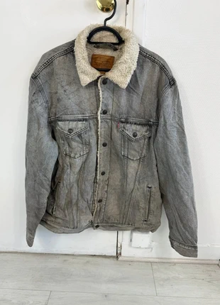 Veste Levi’s Sherpa grise vintage, brand: Levi's, condition: Good, size: L, €29.90, €32.10 includes Buyer Protection Pro