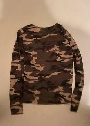 Camouflage longsleeve, brand: Jennyfer, condizioni: Ottime, taglia: S / IT 40 / EU 36, €5.00, €5.95 include la Protezione acquisti