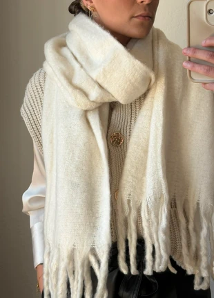 Écharpe blanche grande et douce, marque: Boutique indépendante, état: Neuf avec étiquette, 15,00 €, 16,45 € Protection acheteurs (Pro) incluse