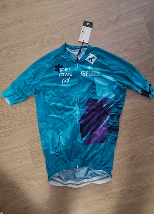 Maillot Gobik Gf Provence Occitane Neuf M, marke: Gobik, zustand: Neu, mit Etikett, größe: M, 40,00 €, 42,70 € inklusive Vinted-Käuferschutz