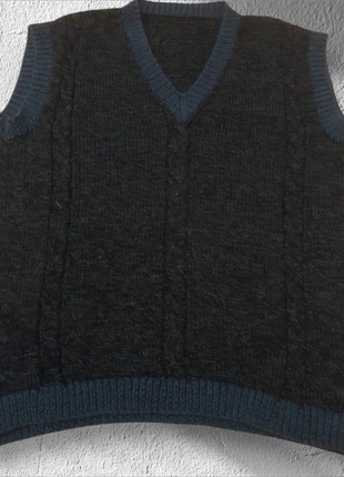 Gilet de pull fait main t.M, marque: Fait Main, état: Neuf sans étiquette, taille: M, 6,00 €, 7,00 € Protection acheteurs incluse