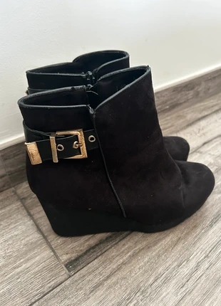 Botines negros de ante con hebilla dorada, marque: Local, état: Très bon état, taille: 40, 3,00 €, 3,85 € Protection acheteurs incluse