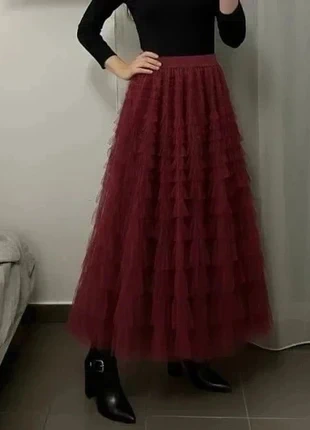 Jupe longue en tulle rouge à volants – look romantique et chic, marke: Glamour, zustand: Sehr gut, größe: M / 38 / 10, 37,00 €, 39,55 € beinhaltet Vinted-Käuferschutz Pro