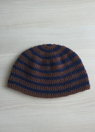 Crochet Soft Beanie | Brown and Navy | Handmade, marque: Fait Main, état: Neuf sans étiquette, taille: Taille unique, 15,00 €, 16,45 € Protection acheteurs incluse