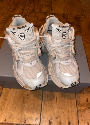 Balanciaga Runner Blanche, brand: Balenciaga, condition: Very good, size: 42, €570.00, €599.20 includes Buyer Protection