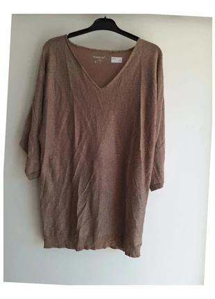 295. Haut taupe col V In Extenso T42, marque: In Extenso, état: Très bon état, taille: XL / 42 / 14, 4,00 €, 4,90 € Protection acheteurs (Pro) incluse