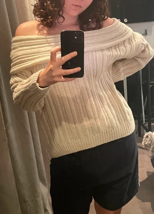 Pull crème épaule dénudées, marque: Crème, état: Très bon état, taille: S / 36 / 8, 15,00 €, 16,45 € Protection acheteurs incluse