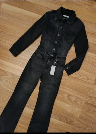 Combi-pantalon mango en jean noire taille
XXS- canon et hyper tendance !, marke: Mango, zustand: Neu, mit Etikett, größe: XXS / 32 / 4, 24,00 €, 25,90 € inklusive Vinted-Käuferschutz