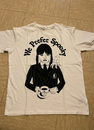 Thee shirt vendredi 14 ans + H&M, marque: H&M, état: Très bon état, taille: 14 ans / 164 cm, 2,50 €, 3,33 € Protection acheteurs incluse