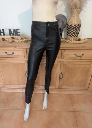 Pantalon Zara, marca: Zara, estado: Muito bom, tamanho: S / 36 / 8, €15.00, €16.45 inclui Proteção do Comprador Pro