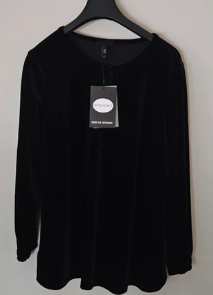 Zwarte velvet blouse met keyhole – Studio – maat 42/44 – Nieuw, marque: Studio, état: Très bon état, taille: XL / 42 / 14, 17,50 €, 19,08 € Protection acheteurs incluse