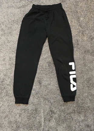 Pantalon de jogging Fila noir logo taille XS, marque: FILA, état: Très bon état, taille: XS / 34 / 6, 13,00 €, 14,35 € Protection acheteurs incluse