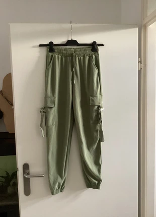 Stoere stretch cargo broek maat L/XL, staat: Heel goed, maat: L / 40 / 12, € 2,75, € 3,59 inclusief Kopersbescherming