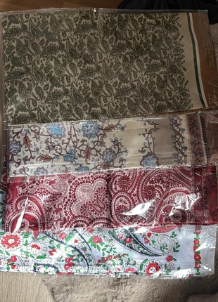 Foulard satiné 90x90cm jamais porté, marque: Tendance, état: Très bon état, 8,90 €, 10,05 € Protection acheteurs incluse