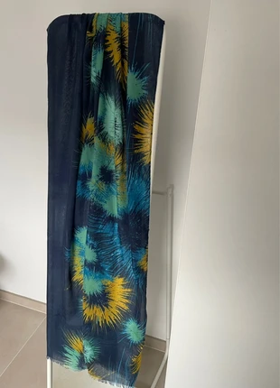 Sjaal veritas, brand: Veritas, condizioni: Ottime, €3.00, €3.85 include la Protezione acquisti