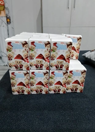 Labubu natalizio, état: Neuf sans étiquette, taille: 6 ans / 116 cm, 8,50 €, 9,63 € Protection acheteurs incluse