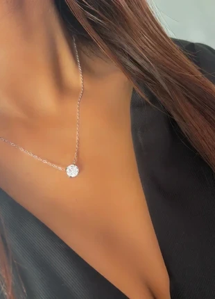 Collier argenté pendentif zircon carré scintillant – 40-45 cm, marque: Bijouterie Paribell, état: Très bon état, 13,50 €, 14,88 € Protection acheteurs (Pro) incluse