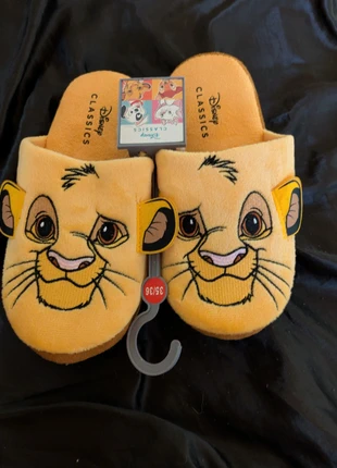 Chaussons Roi Lion 35/36 neufs, marque: Disney, état: Neuf avec étiquette, taille: 35, 12,90 €, 14,25 € Protection acheteurs incluse