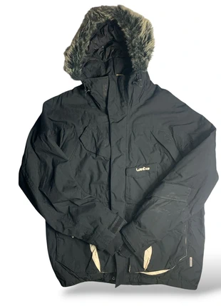 Veste de ski Wedze noire capuche fourrure – taille M, merk: Wed'ze, staat: Goed, maat: M, € 16,00, € 17,50 inclusief Kopersbescherming Pro