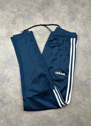 Jogging Adidas | Taille S | Couleur Marine, bleu, marke: adidas, zustand: Sehr gut, größe: S, 12,50 €, 13,83 € beinhaltet Vinted-Käuferschutz Pro