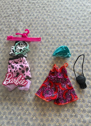 Tenue Barbie, marque: Barbie, état: Très bon état, taille: 6 ans / 116 cm, 3,00 €, 3,85 € Protection acheteurs incluse