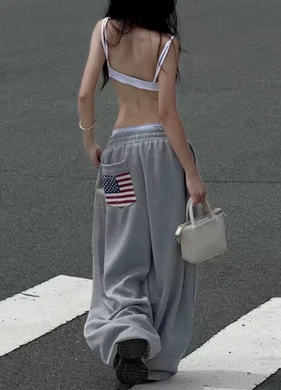 Baggy gris avec motif drapeau américain neuf sans étiquette - Taille M, marque: Vintage Dressing, état: Neuf sans étiquette, taille: M / 38 / 10, 29,50 €, 31,68 € Protection acheteurs incluse