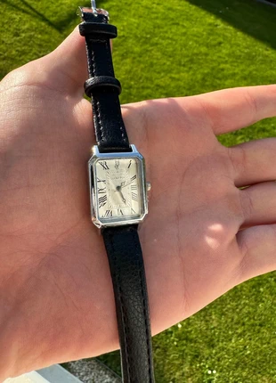 Montre femme argentée avec bracelet noir cuir vintage chic, marque: Quartz, état: Neuf avec étiquette, taille: Jusqu'à 30 mm, 10,00 €, 11,20 € Protection acheteurs incluse