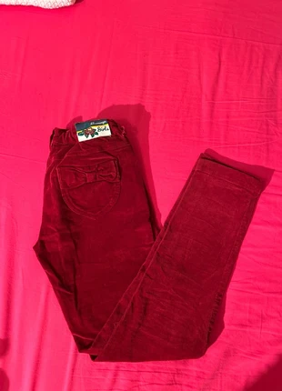 Pantalon en velou rouge, marque: Charanga, état: Très bon état, taille: 12 ans / 152 cm, 7,00 €, 8,05 € Protection acheteurs incluse