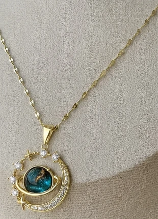 Collier Lune & Planète doré, pierre bleue galactique, design céleste, marca: sans marque, estado: Muito bom, €5.99, €6.99 inclui Proteção do Comprador