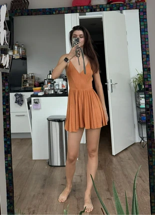 Urban Outfitters orange jumpsuit, brand: Urban Outfitters, condizioni: Ottime, taglia: M / IT 42 / EU 38, €15.00, €16.45 include la Protezione acquisti