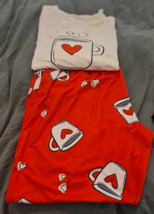 Pyjama 2XL neuf, état: Neuf sans étiquette, taille: XXL / 44 / 16, 6,00 €, 7,00 € Protection acheteurs incluse