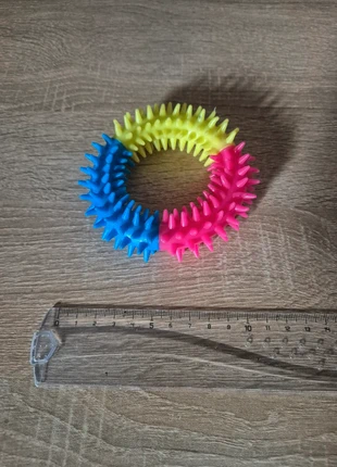 Neuf !! Jouet à mâcher pour chien, chiot, en plastique bleu jaune rose, merk: pas de marque, staat: Nieuw met prijskaartje, € 5,00, € 5,95 inclusief Kopersbescherming