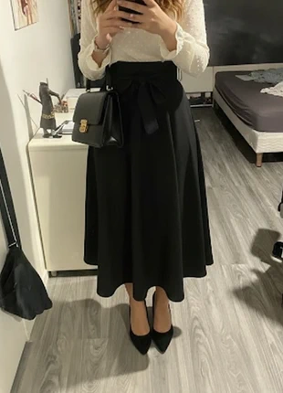 Jupe longue noire évasée avec ceinture à nouer, marque: Fashion, état: Très bon état, taille: S / 36 / 8, 35,00 €, 37,45 € Protection acheteurs incluse