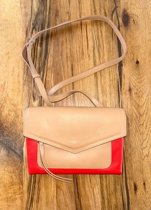 Sac à bandoulière Givenchy Paris modèle Duetto, marque: Givenchy, état: Très bon état, 139,99 €, 147,69 € Protection acheteurs incluse