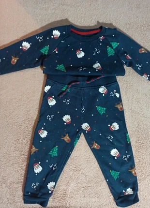 Primark – Survêtement Noël – 2 ans – Bon état – 5, marke: Primark, zustand: Gut, größe: 18–24 Monate / 86, 4,00 €, 4,90 € inklusive Vinted-Käuferschutz