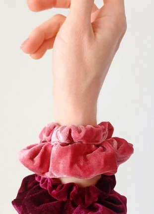 Lot de 2 chouchous en velours – Rose & Bordeaux, marke: Tendance, zustand: Sehr gut, 4,00 €, 4,90 € inklusive Vinted-Käuferschutz